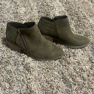 Olive green booties!